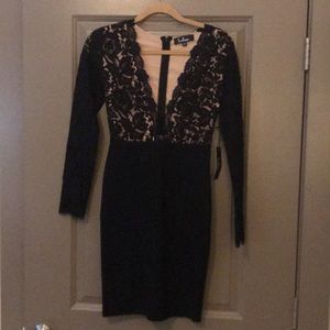 ❌SOLD❌: NWT Lulu’s Long Sleeve Lace Dress Sz S